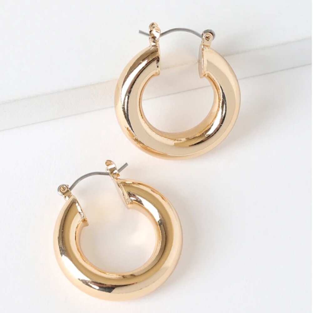 Lulu's Chunky Gold Hoop Earrings